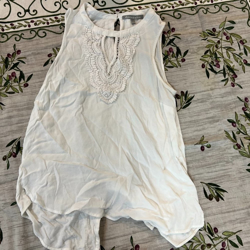 EUC Daniel Rainn White Crochet Detail Top Sz. S
